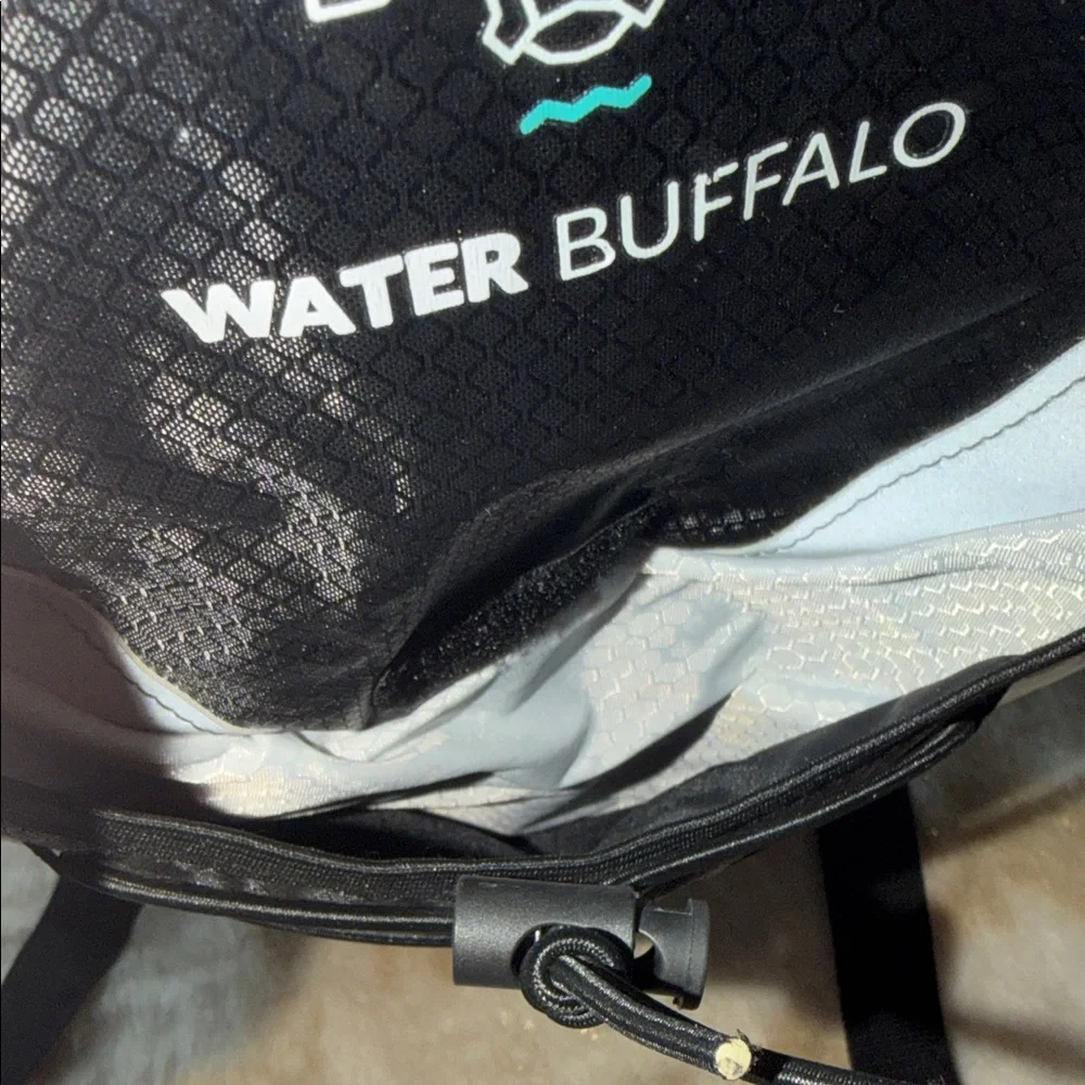 Water Buffalo Black and White Hydration Backpack 2Liters NEW!